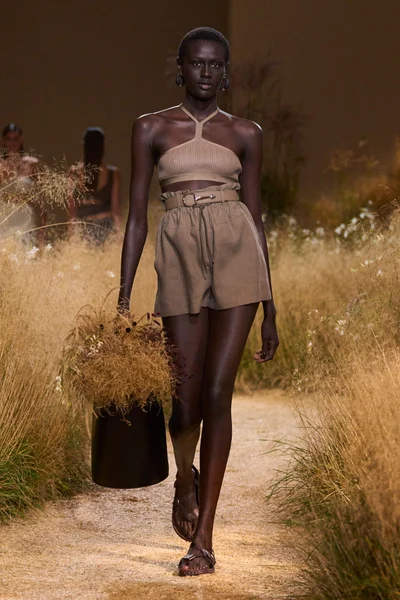 Look 24